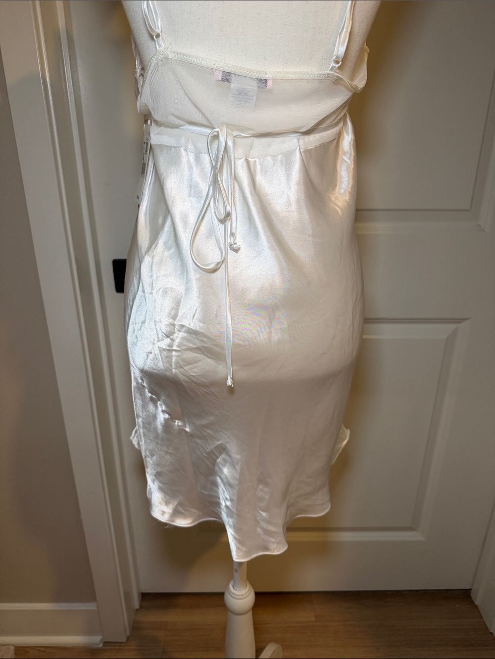 Linea Donatella Ivory Satin Lace-Trim Chemise - Picture 4 of 13